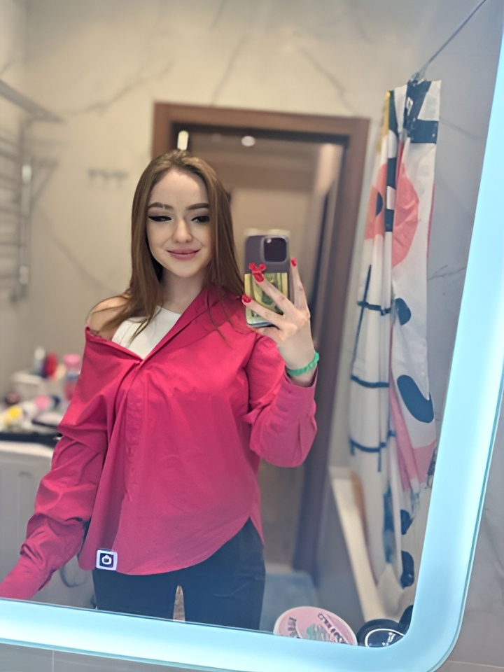 Арина привлекальеная девушка из Лабытнанги цена от 10000 руб