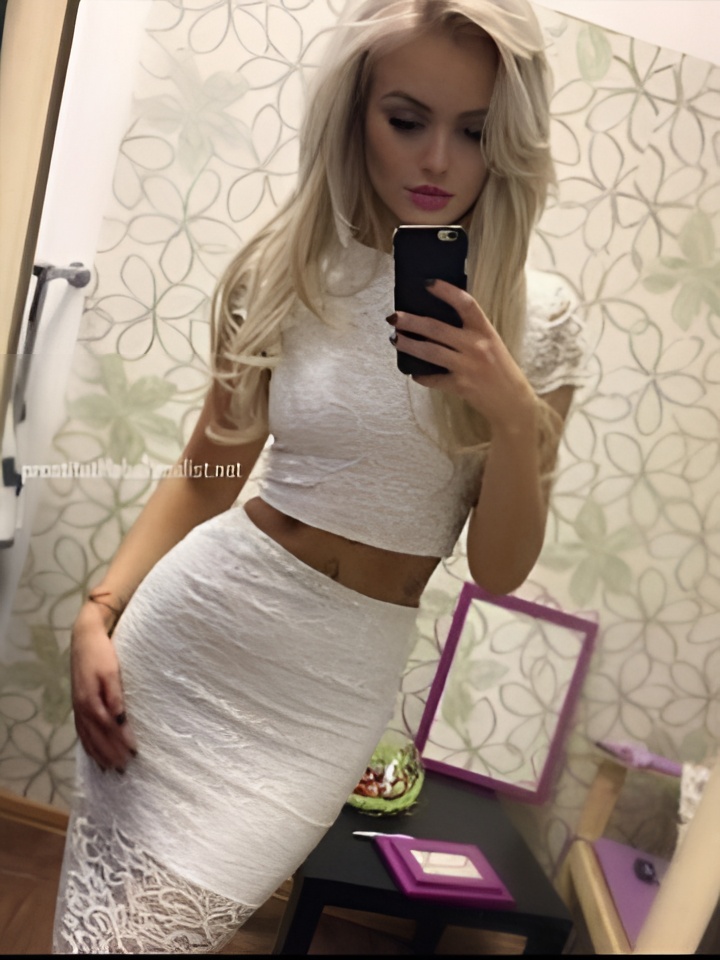 Каролина привлекальеная девушка из Лабытнанги цена от 2500 руб