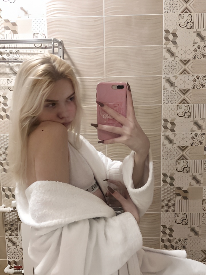 Юля привлекальеная девушка из Лабытнанги цена от 5000 руб