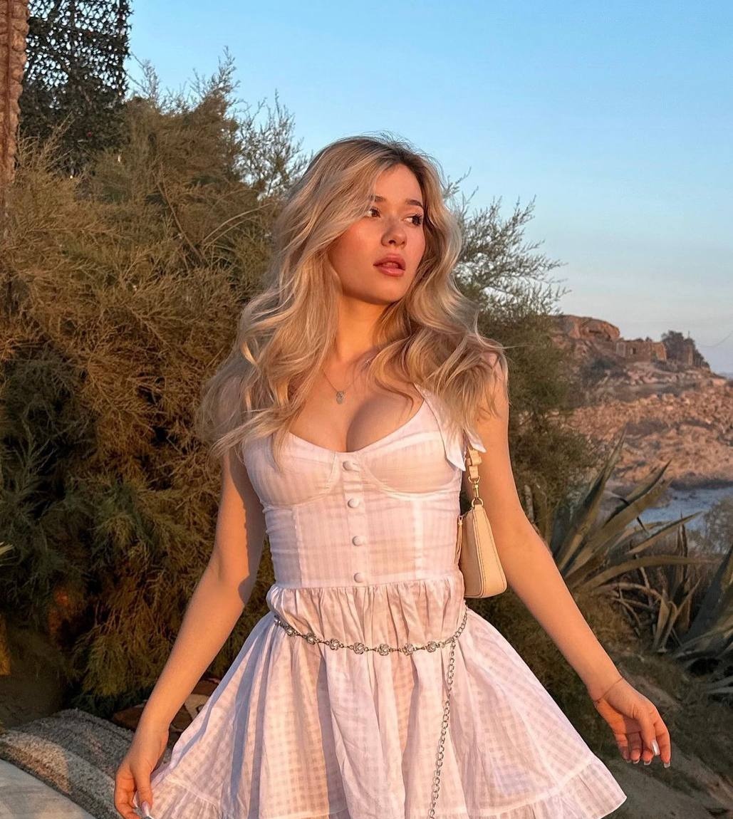 Настенька привлекальеная девушка из Лабытнанги цена от 3000 руб