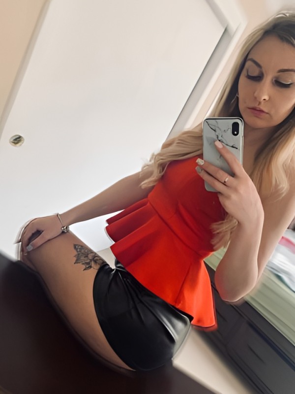 Василиса привлекательная девушка из Лабытнанги цена от 2000 руб