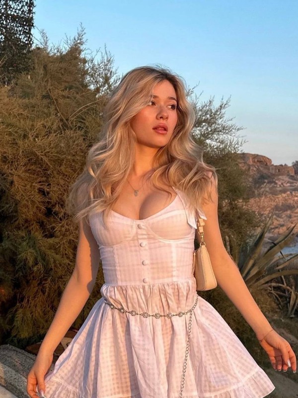 Настенька привлекательная девушка из Лабытнанги цена от 3000 руб