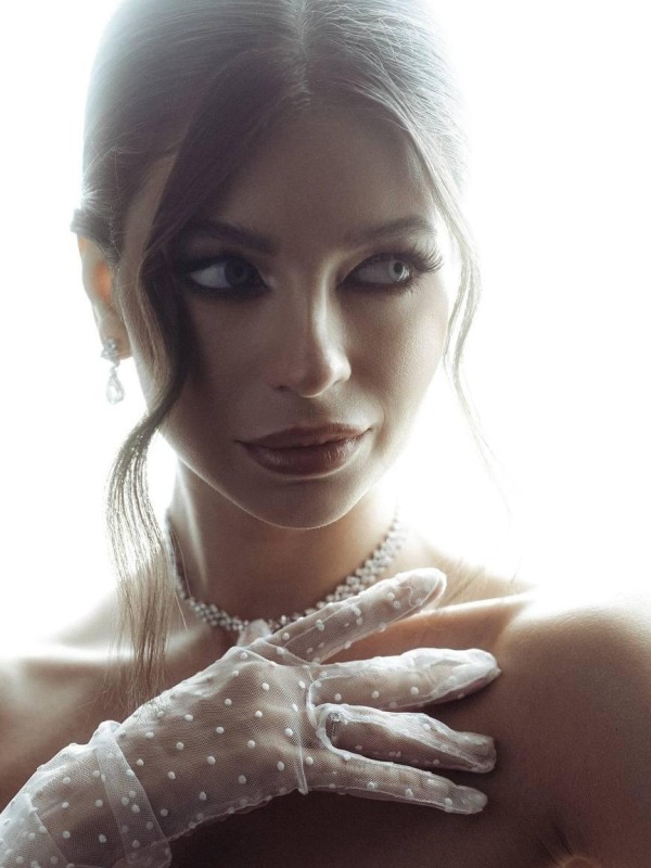 Ирка привлекательная девушка из Лабытнанги цена от 5000 руб